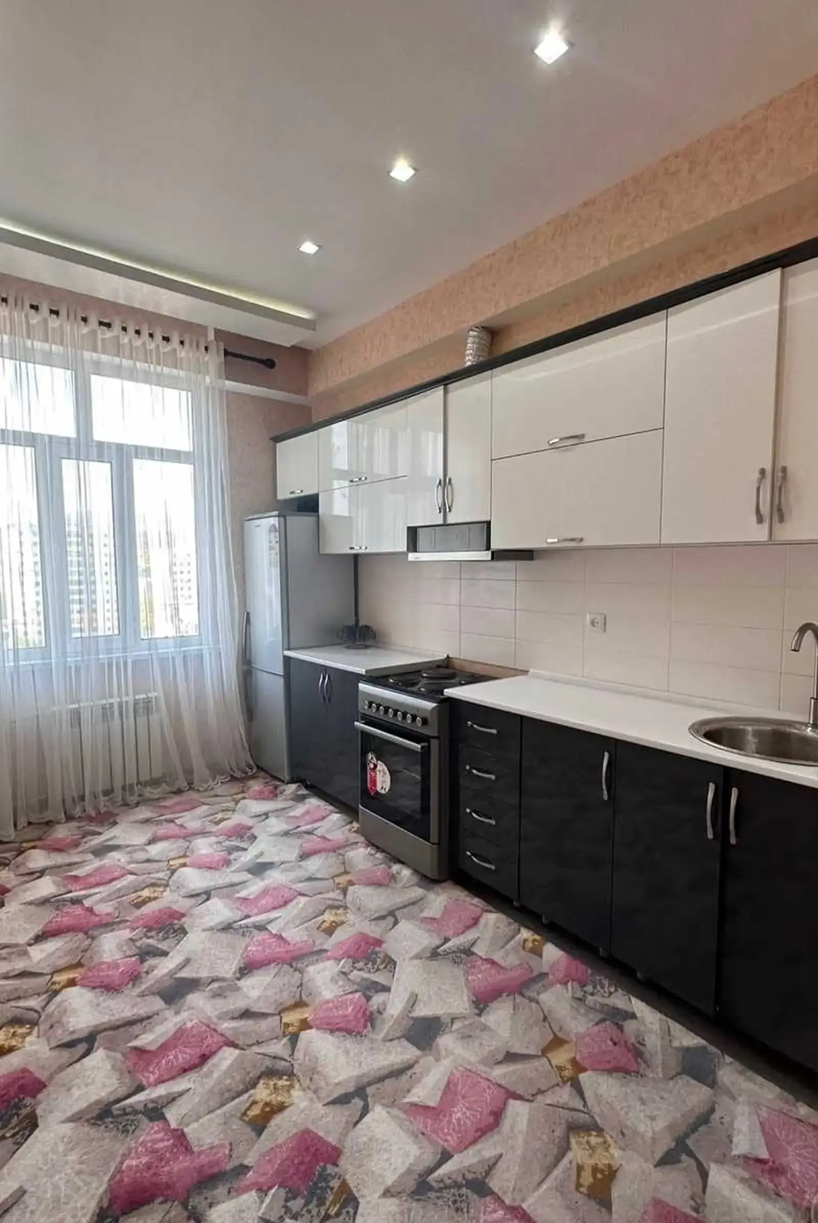 2-комн. квартира, 13 этаж, 73м², Исмоили Сомонӣ