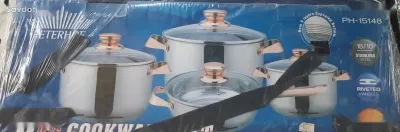 Набор кастрюли