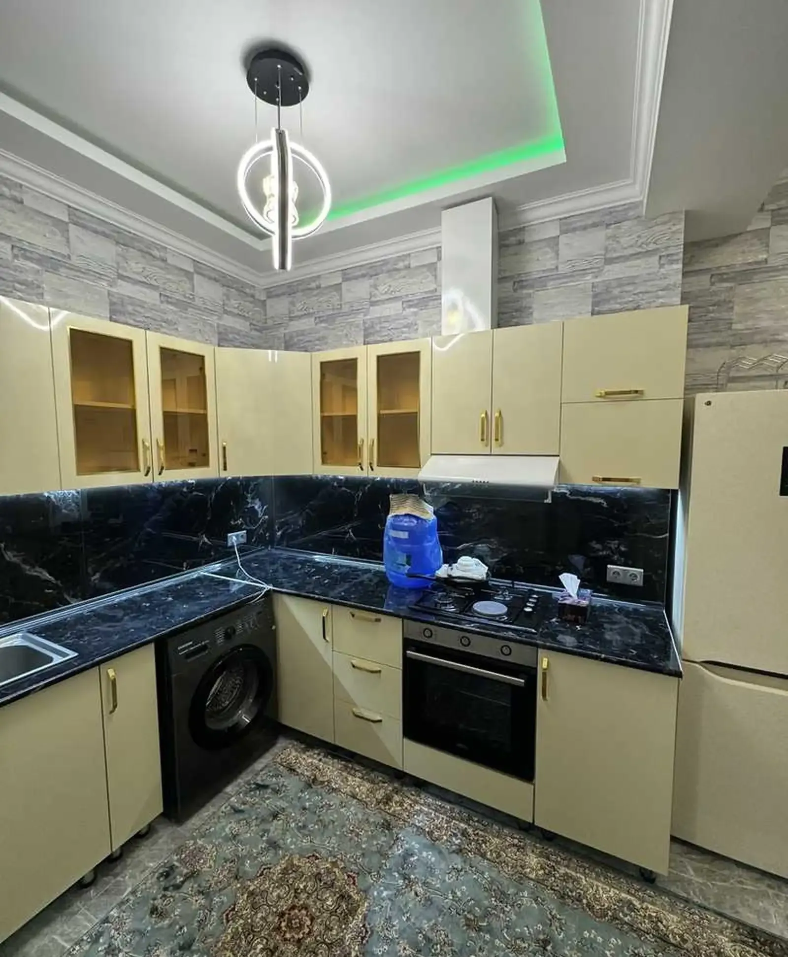 2-комн. квартира, 5 этаж, 62м², Профсоюз