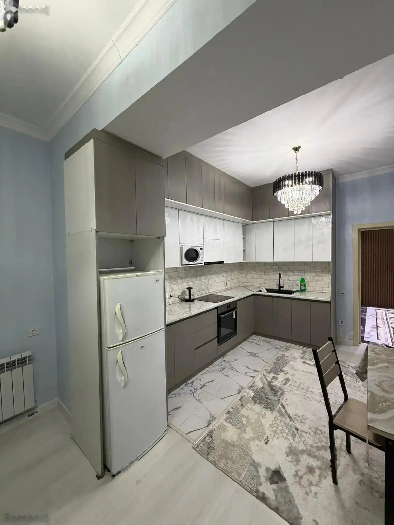 2-комн. квартира, 11 этаж, 98м², Шохмансур