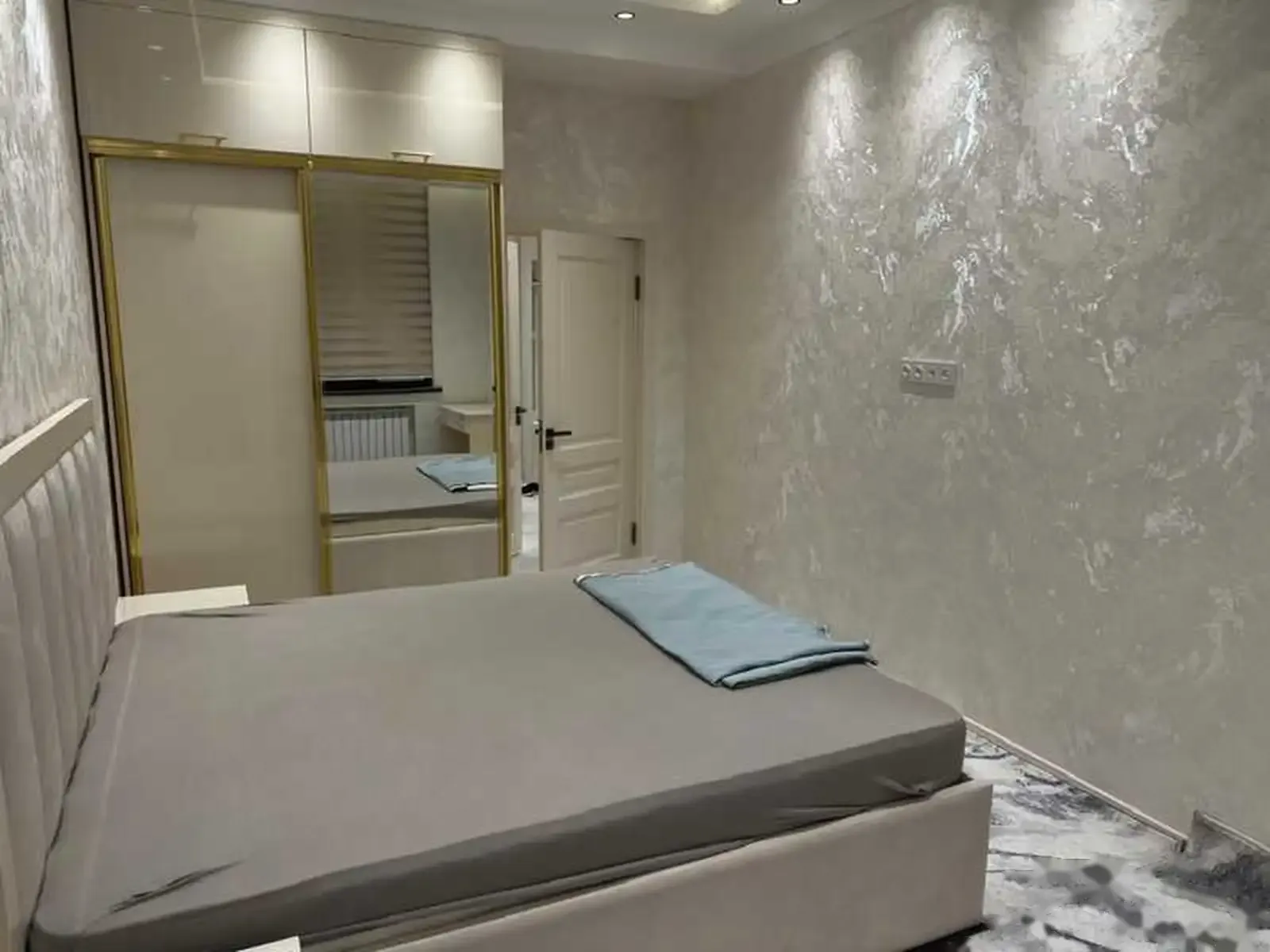 2-комн. квартира, 9 этаж, 70м², Шоҳмансур