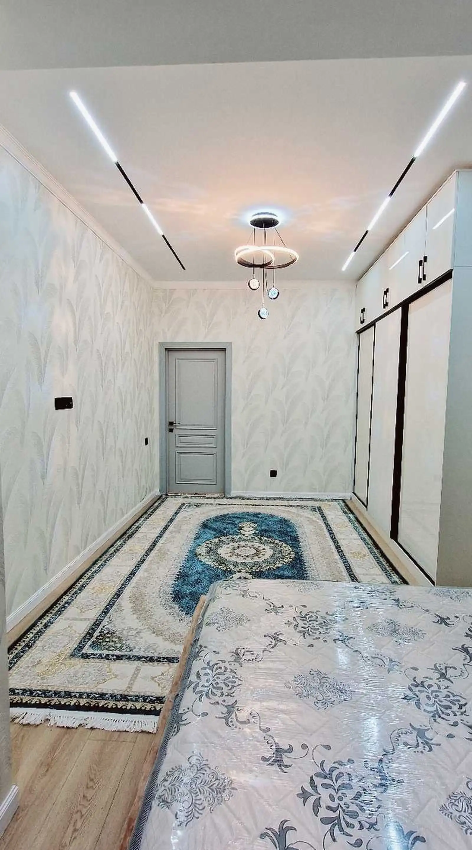 3-комн. квартира, 8 этаж, 110м², 33 мкр, назди Управление ГАИ, бари Лицей Умари Хайём