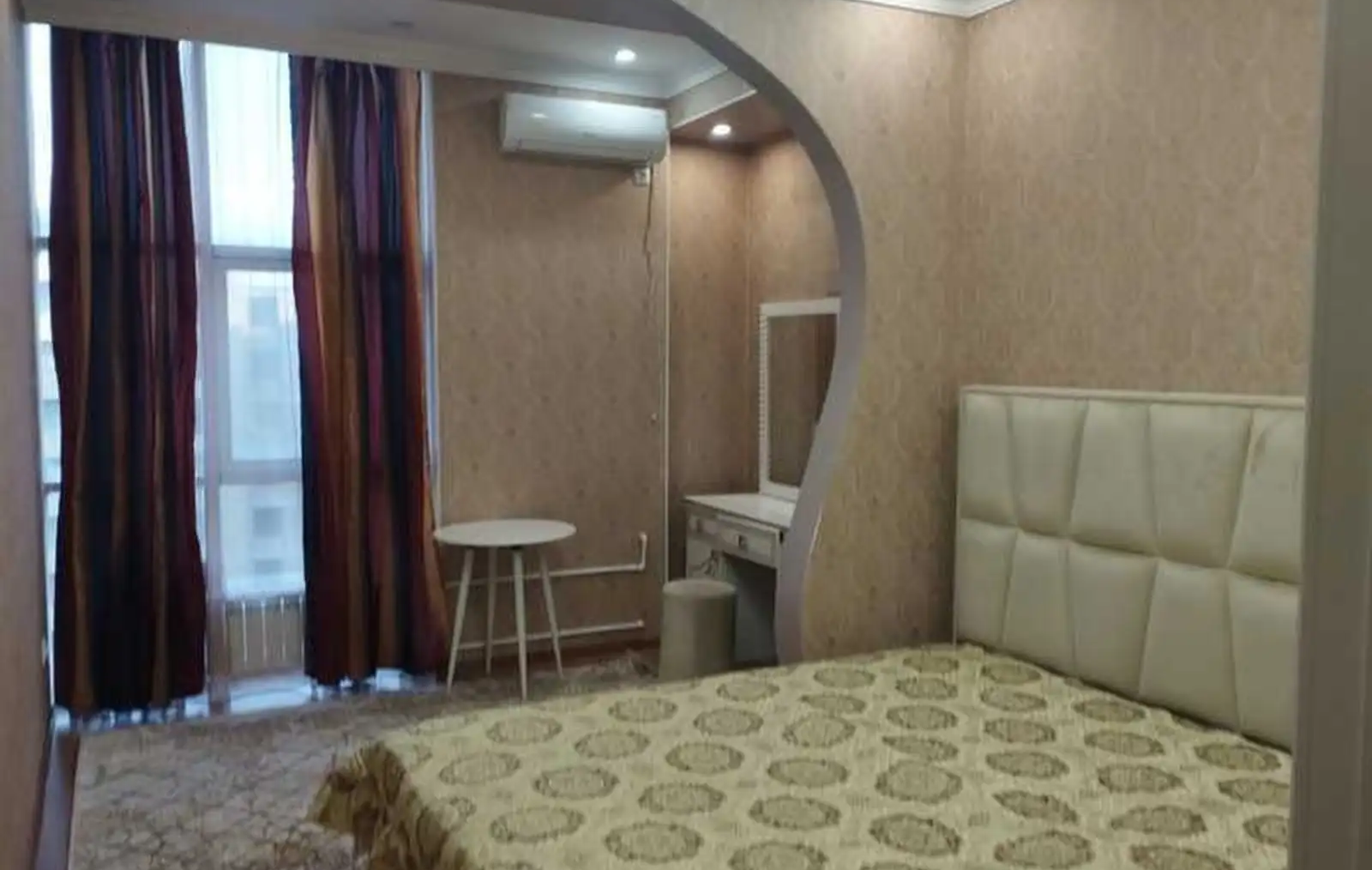 2-комн. квартира, 16 этаж, 60м², Шохмансур Ру баруи Садбарг дом книжный мир Гелос