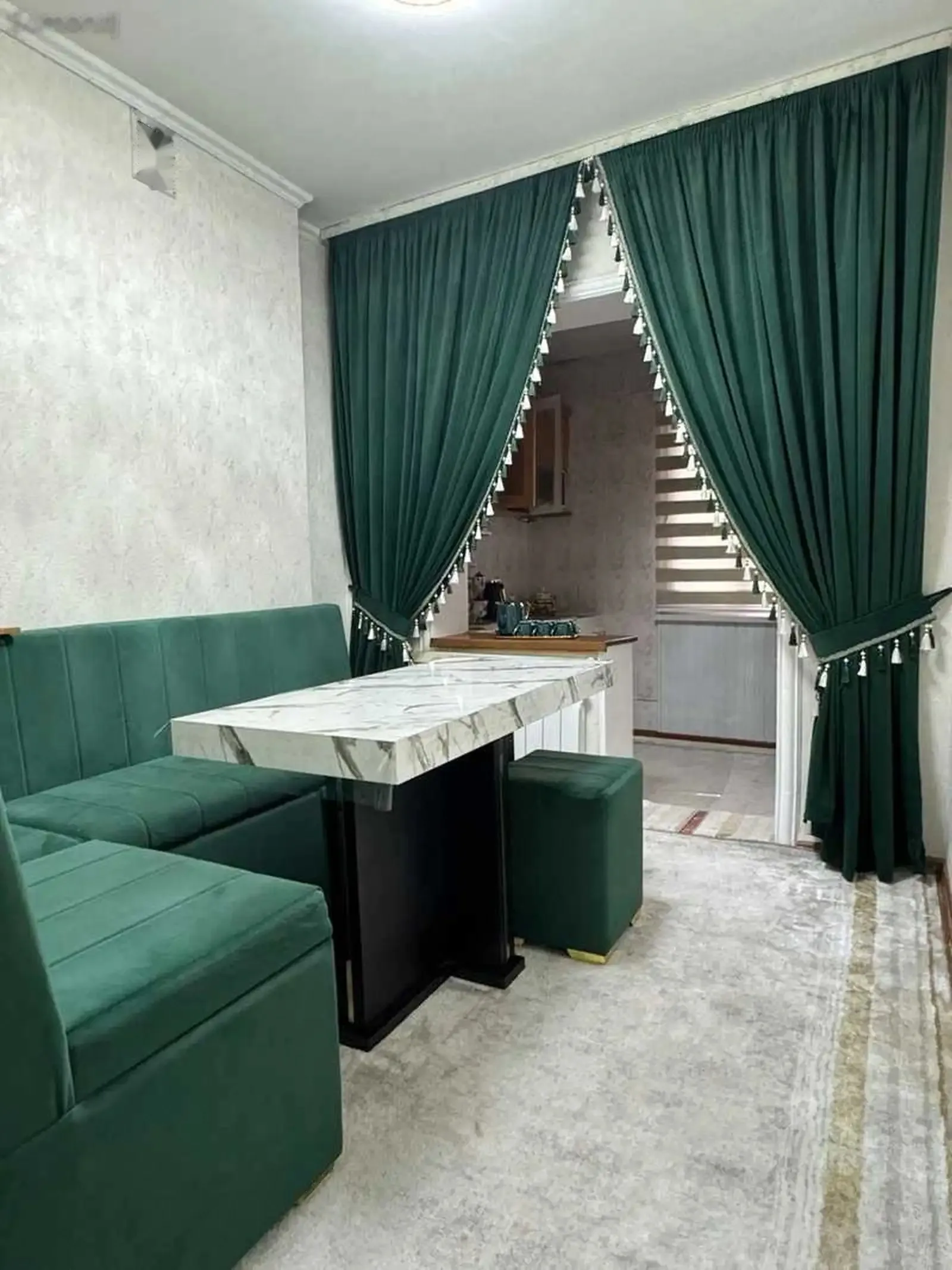 3-комн. квартира, 3 этаж, 80м², Сино