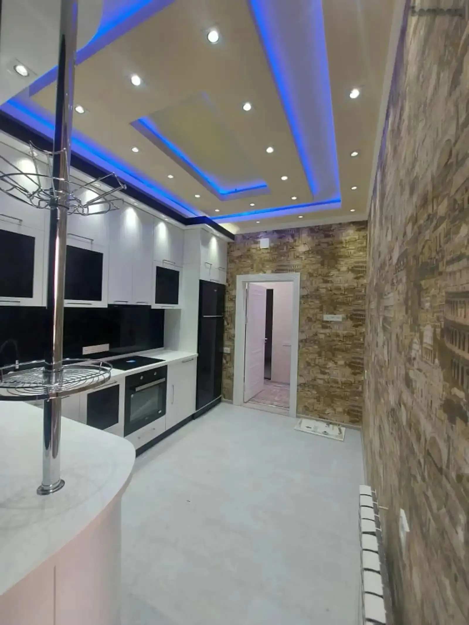 2-комн. квартира, 8 этаж, 69м², Шохмансур