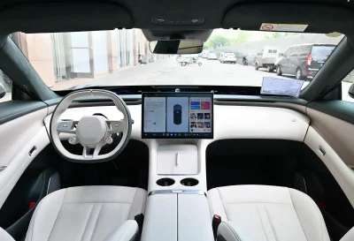 Xiaomi SU7, 2025