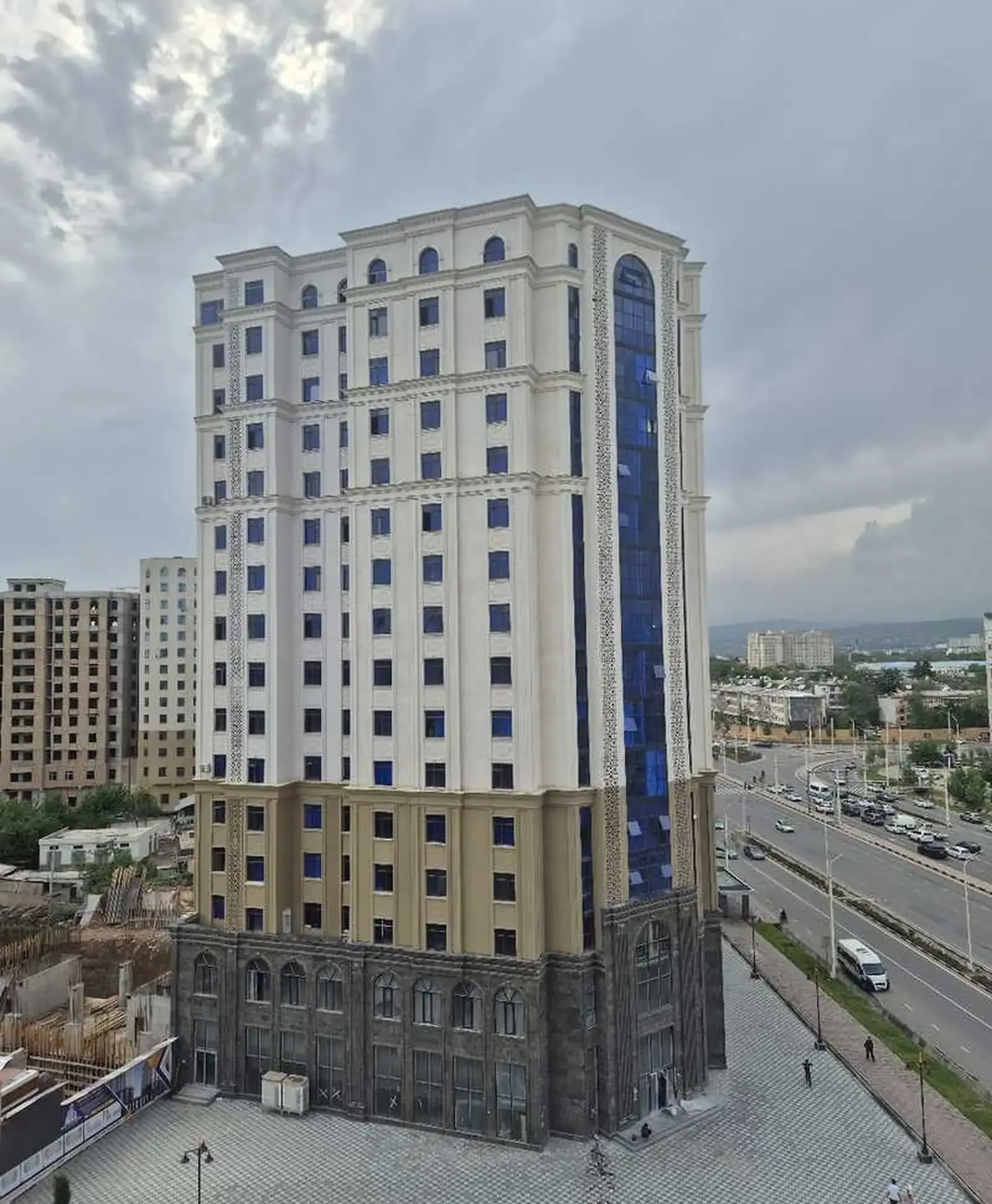 2-комн. квартира, 8 этаж, 83м², Ресторани Яккачинор