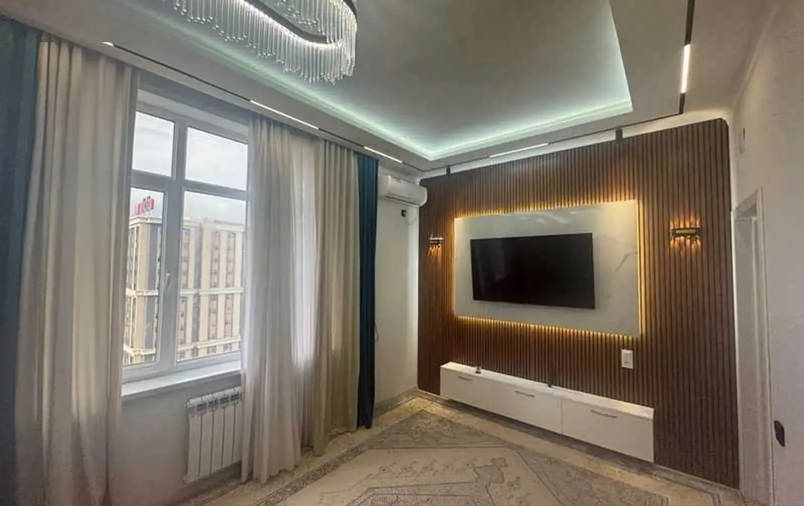 2-комн. квартира, 14 этаж, 70м², Фирдавси