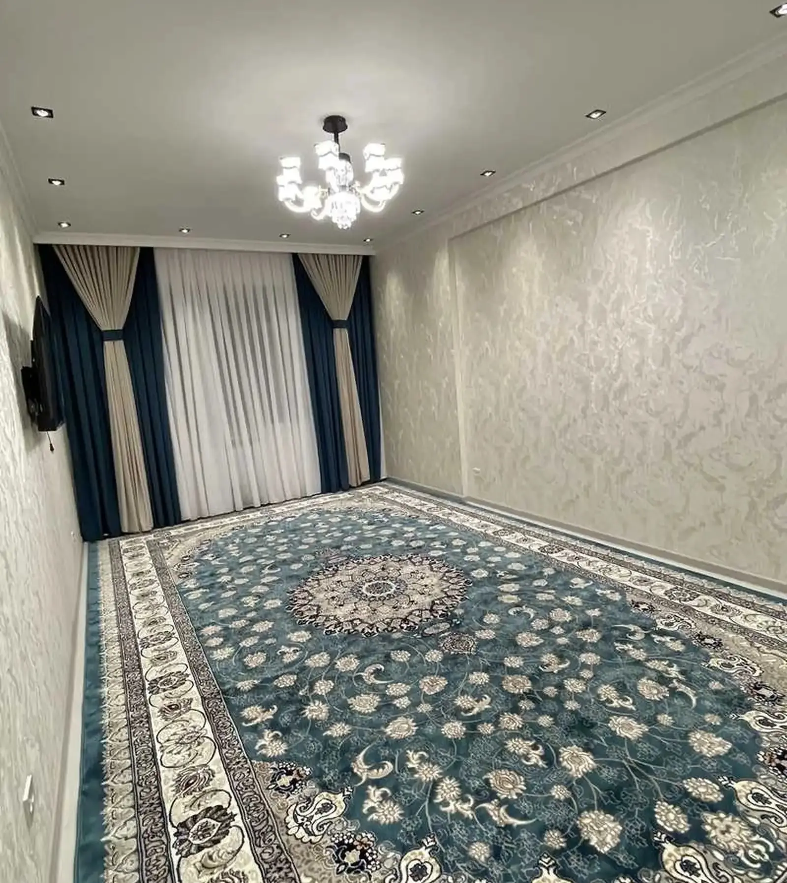 2-комн. квартира, 4 этаж, 70м², Фирдавси