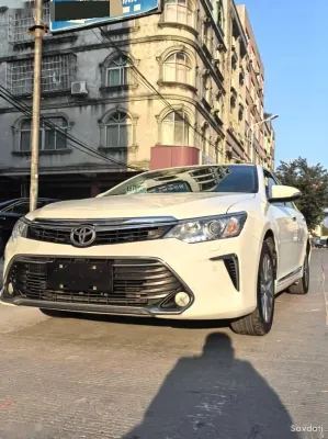 Toyota Camry, 2016
