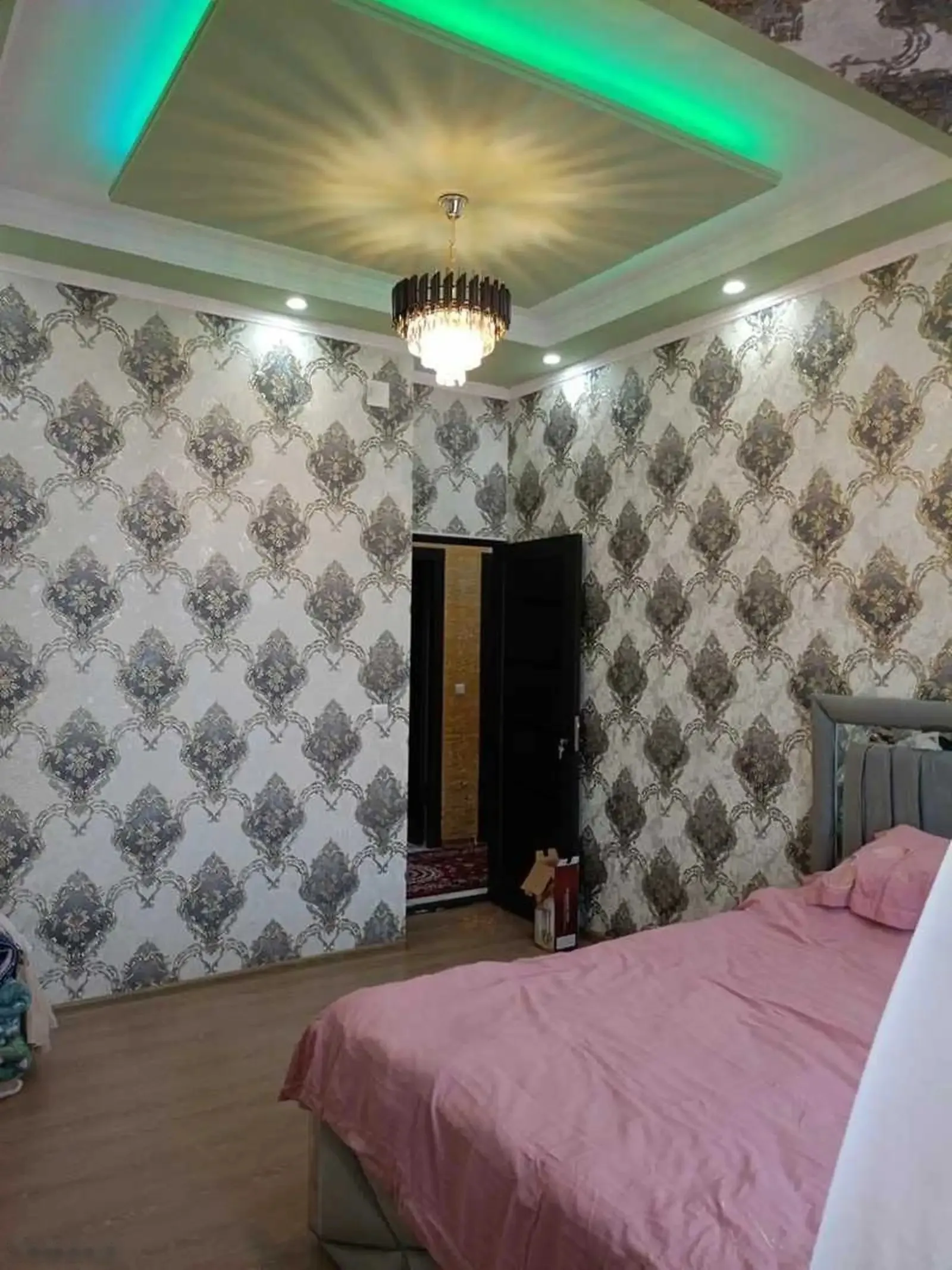 2-комн. квартира, 15 этаж, 50м², голубой экран