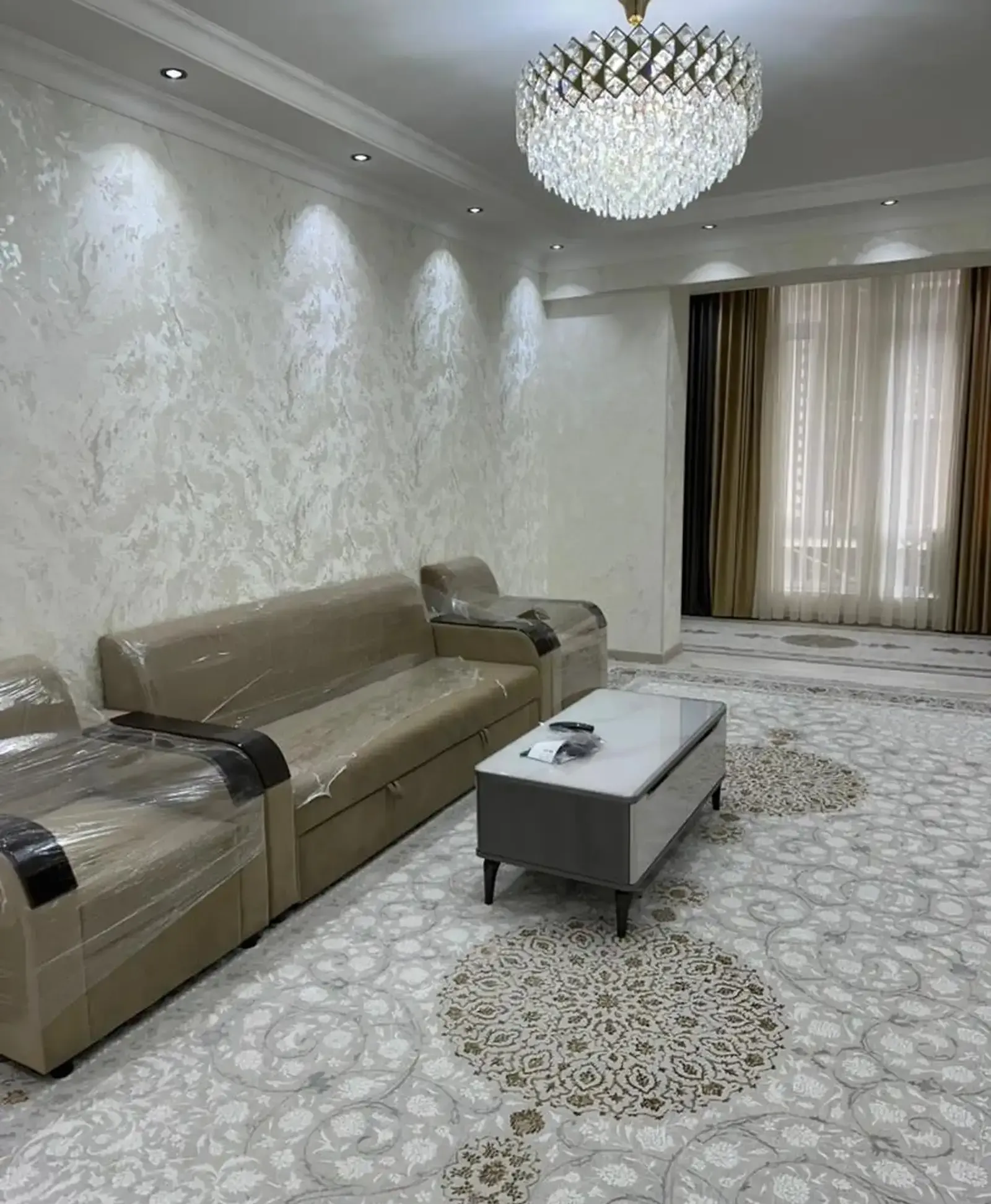 2-комн. квартира, 5 этаж, 82м², ОВИР