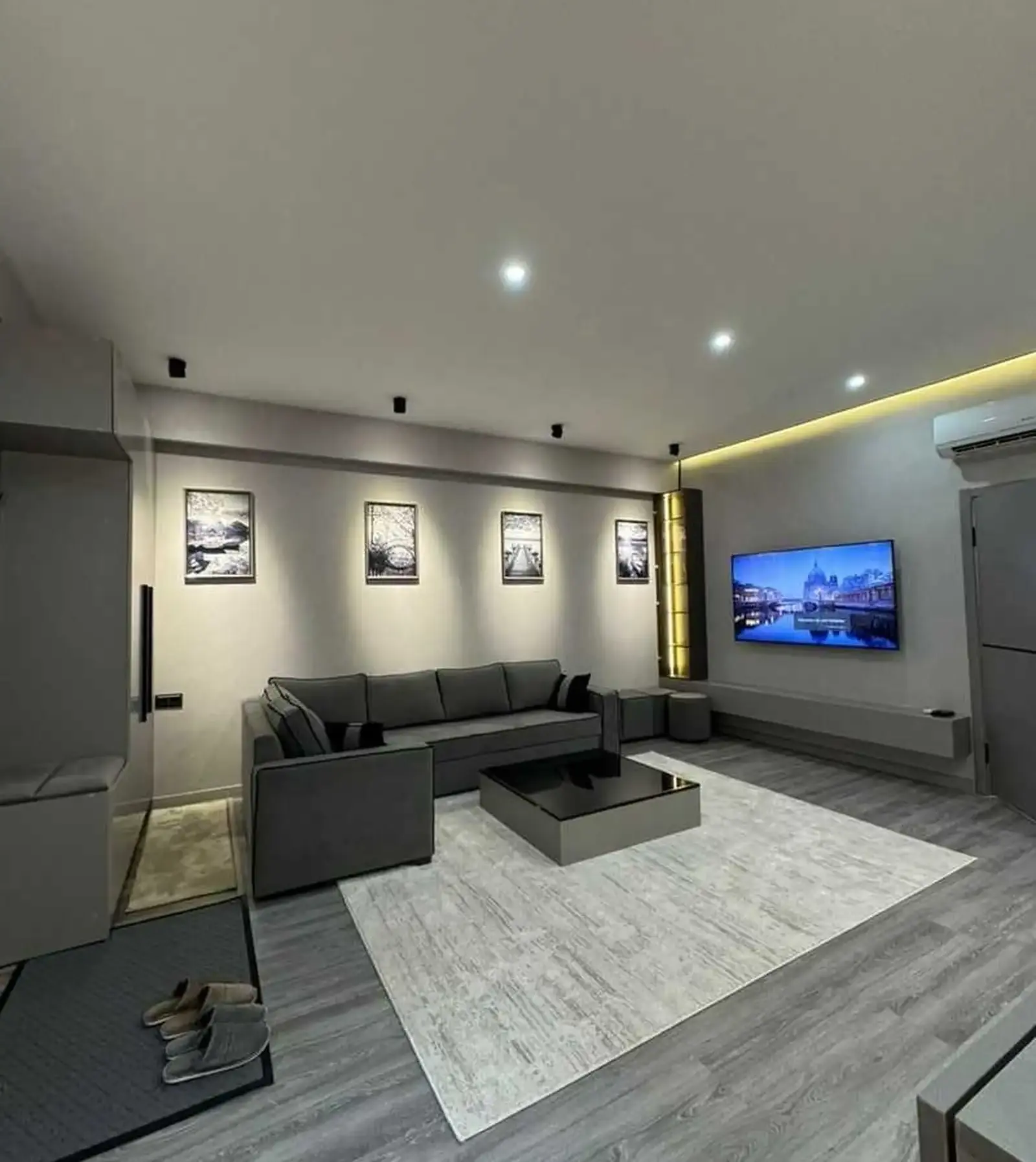 2-комн. квартира, 18 этаж, 80м², голубой экран