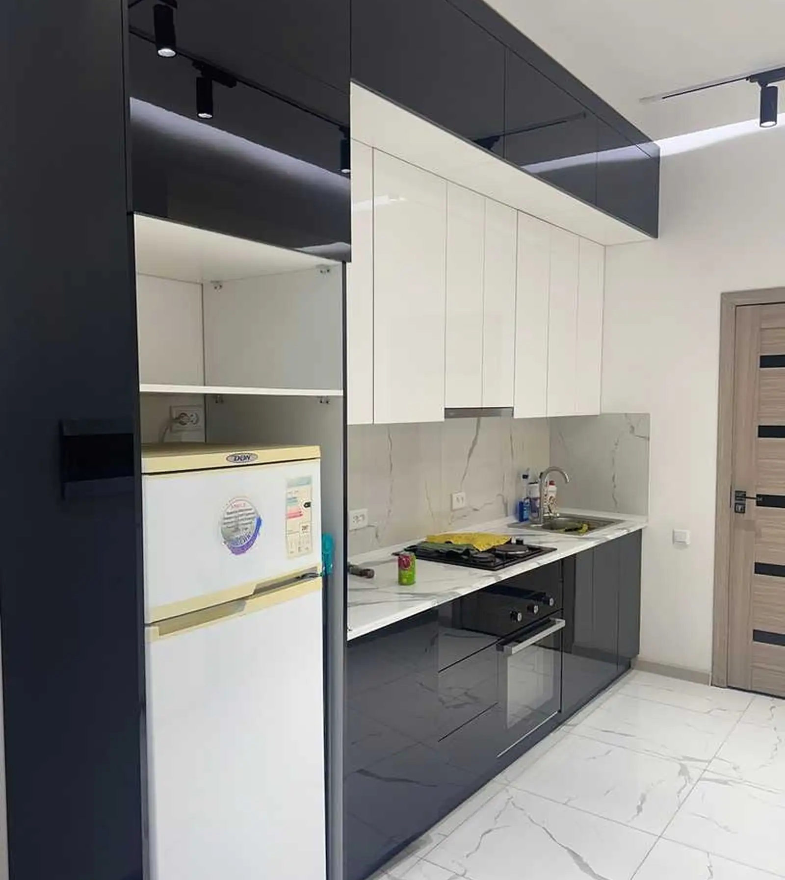 1-комн. квартира, 11 этаж, 60 м², Шохмансур, на против Гостиница Хилтон, рядом с Чордомаи аэропорт