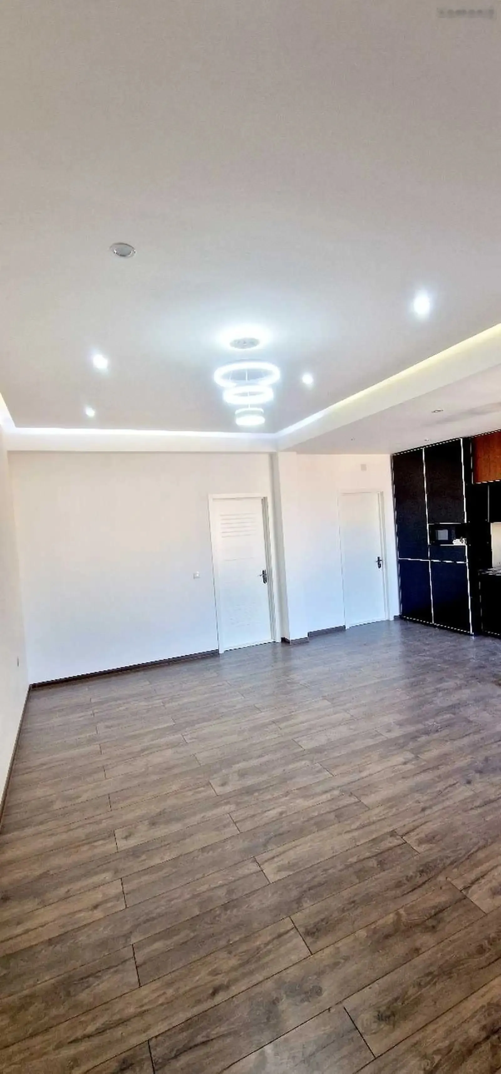 3-комн. квартира, 12 этаж, 120м², пеши ресторани Шахриер