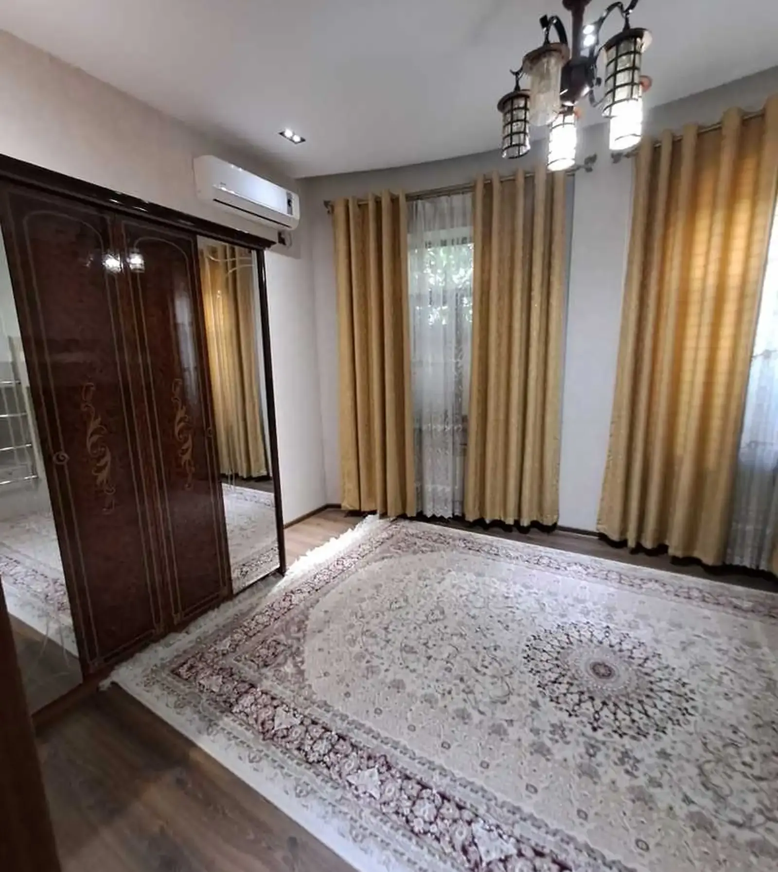 3-комн. квартира, 1 этаж, 100м², Сино