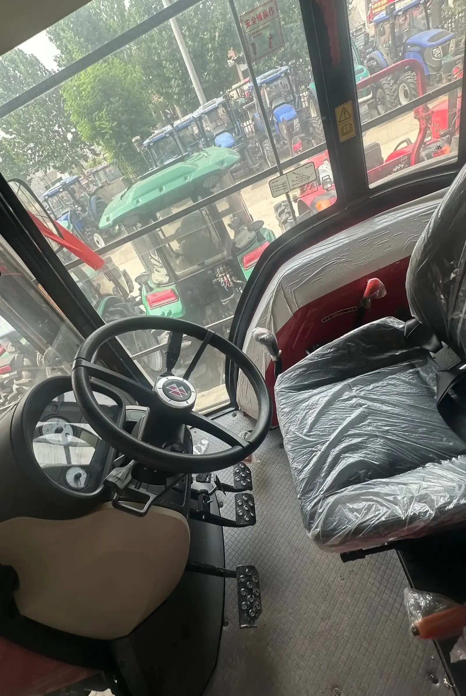 Трактор Massey Ferguson 1404 на заказ