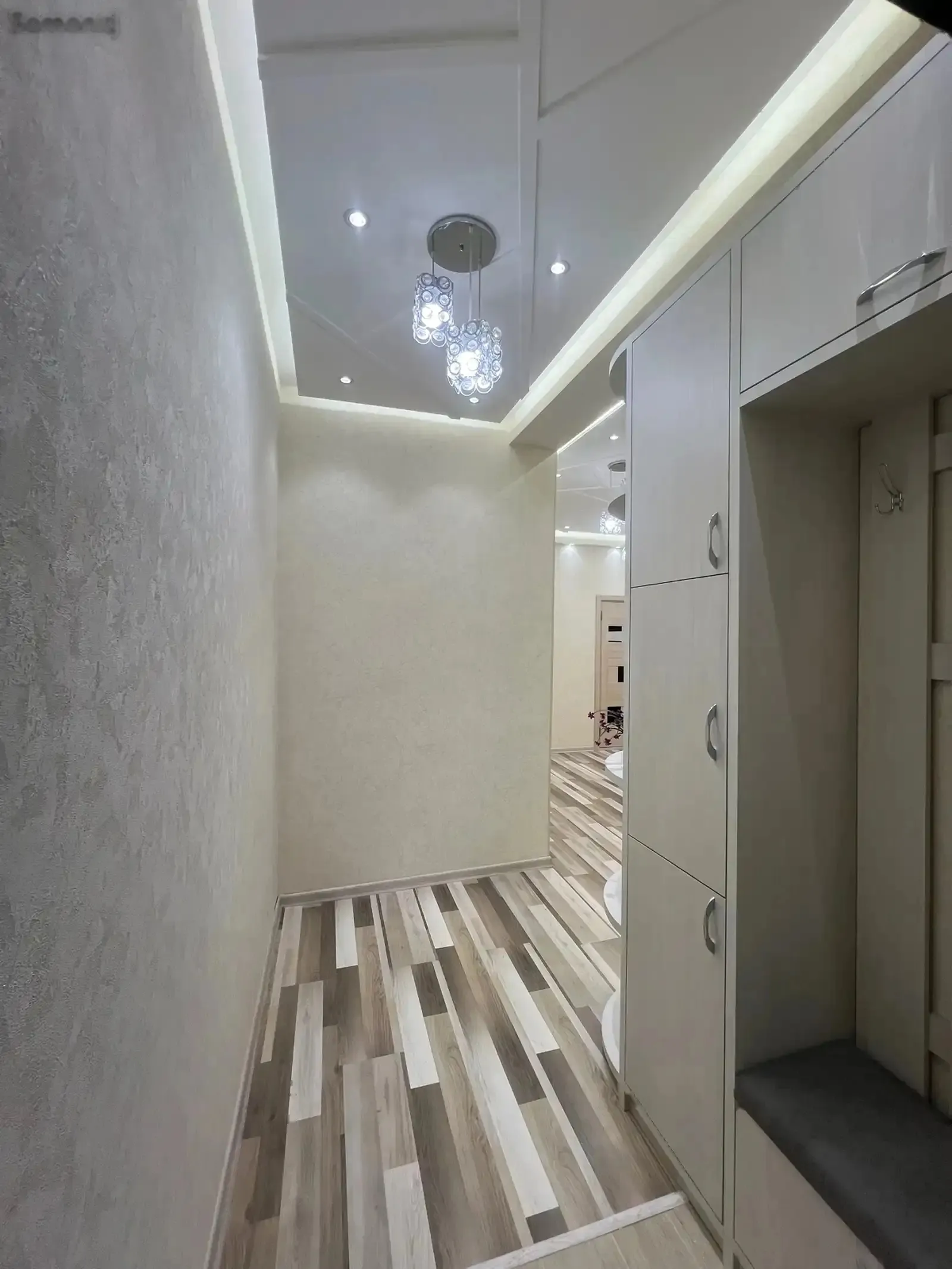 2-комн. квартира, 4 этаж, 97м², Шестопалов 2/3, ориентир Казинои Саидшох, доми Д/З Би 1 маркет
