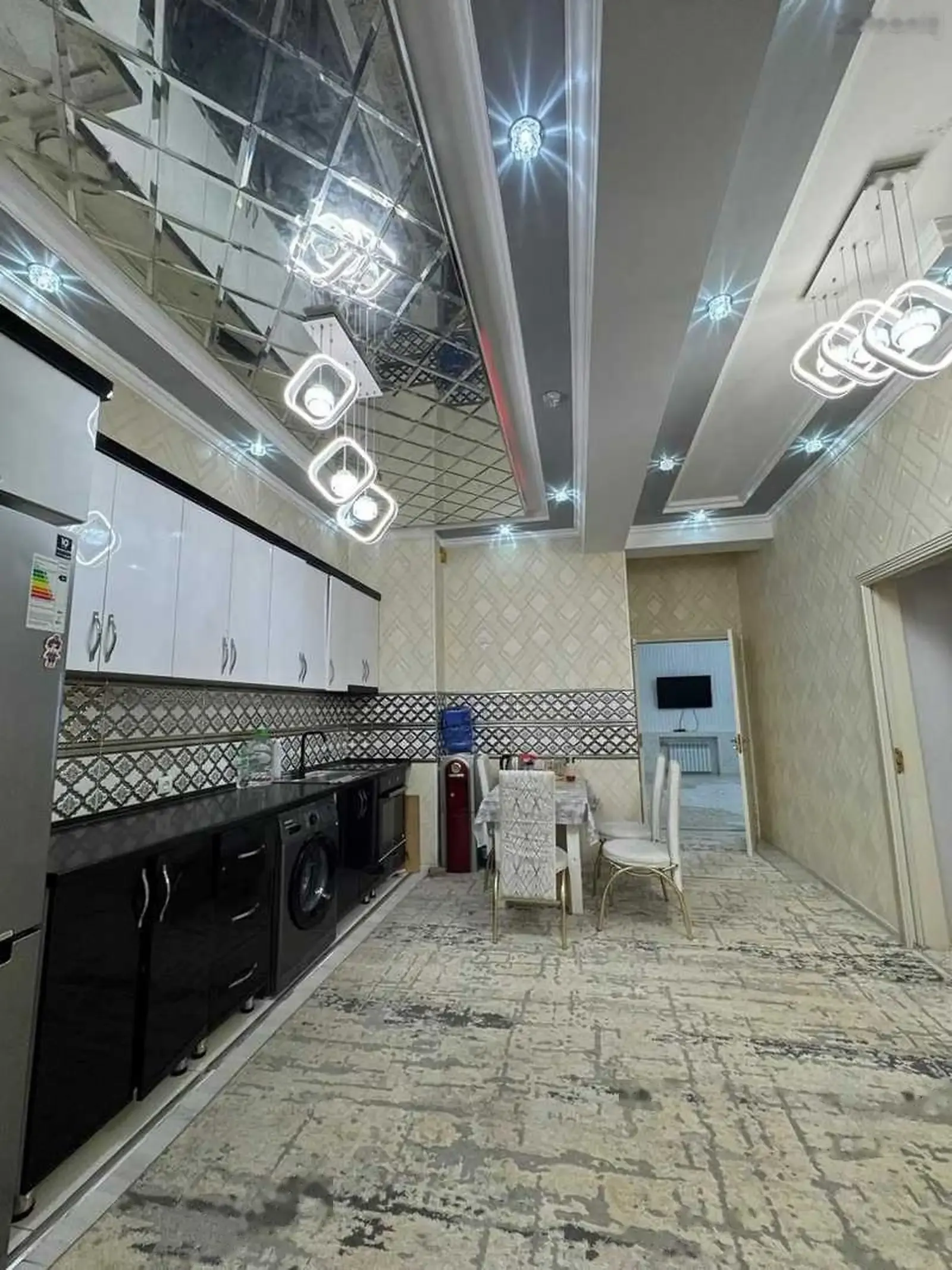 3-комн. квартира, 13 этаж, 85м², ру ба руи Бурак, назди Майдони Истиқлол