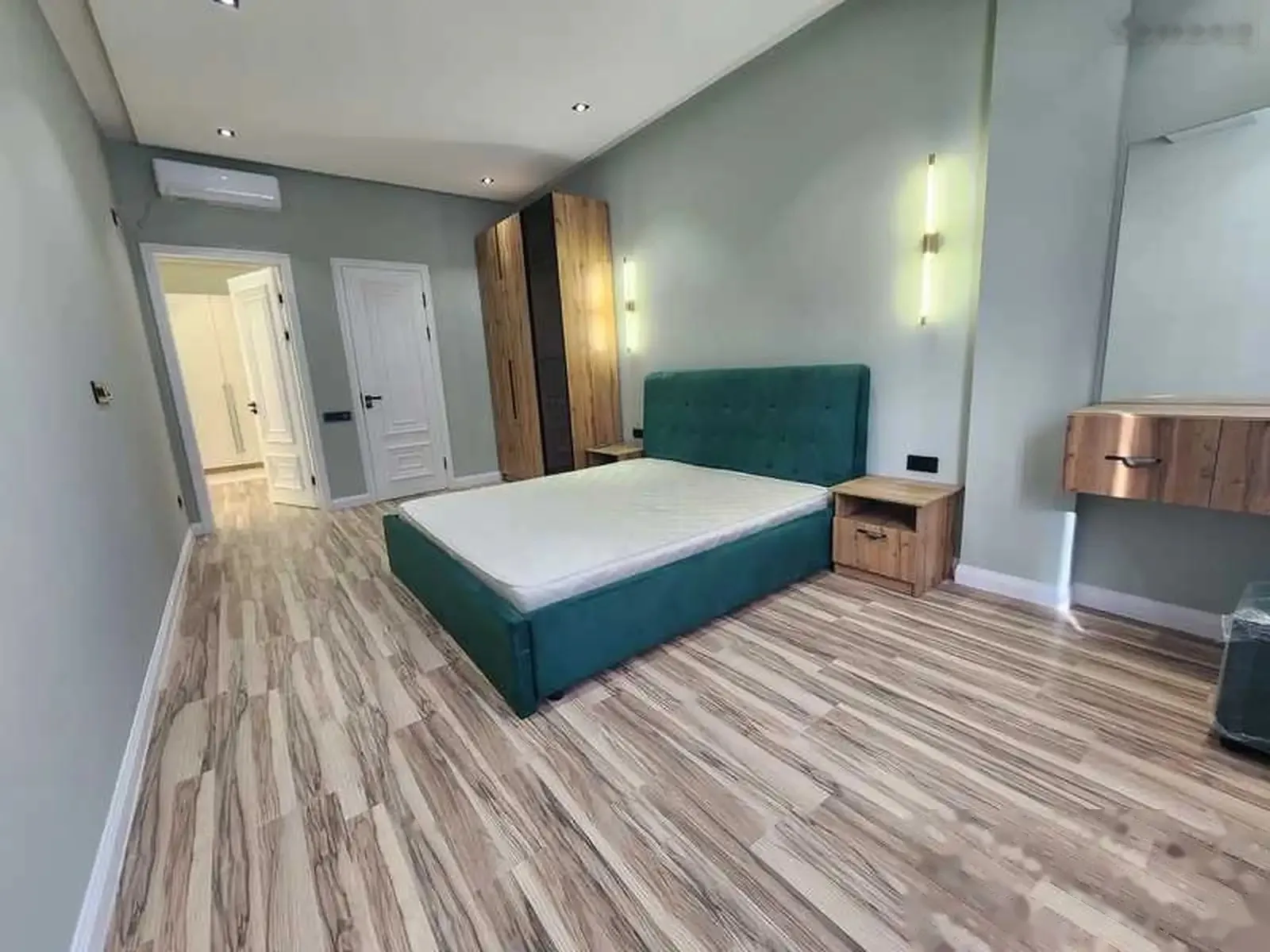 3-комн. квартира, 9 этаж, 131м², Сафо