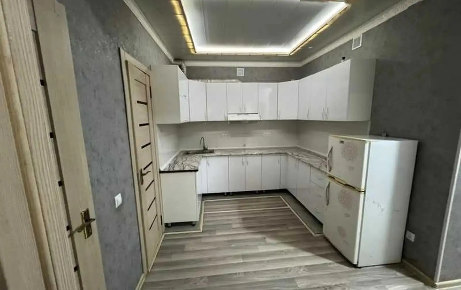 2-комн. квартира, 16 этаж, 47м², Сино
