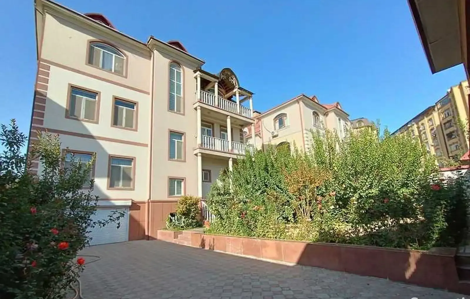 3-этажный, 8 комнатный дом, 826 м², Сино