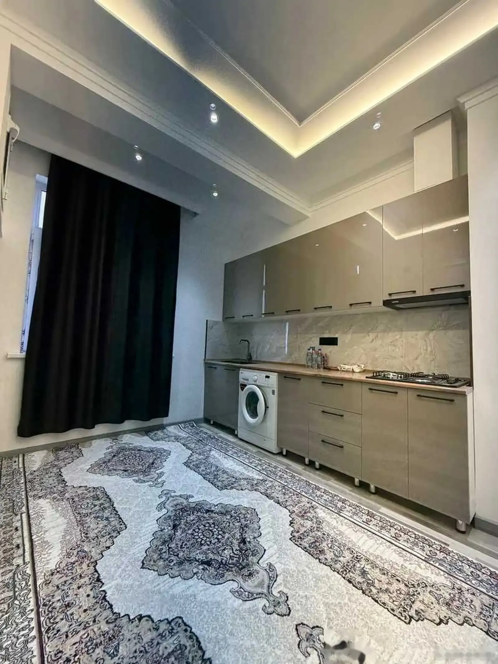 1-комн. квартира, 11 этаж, 48 м², голубой экран