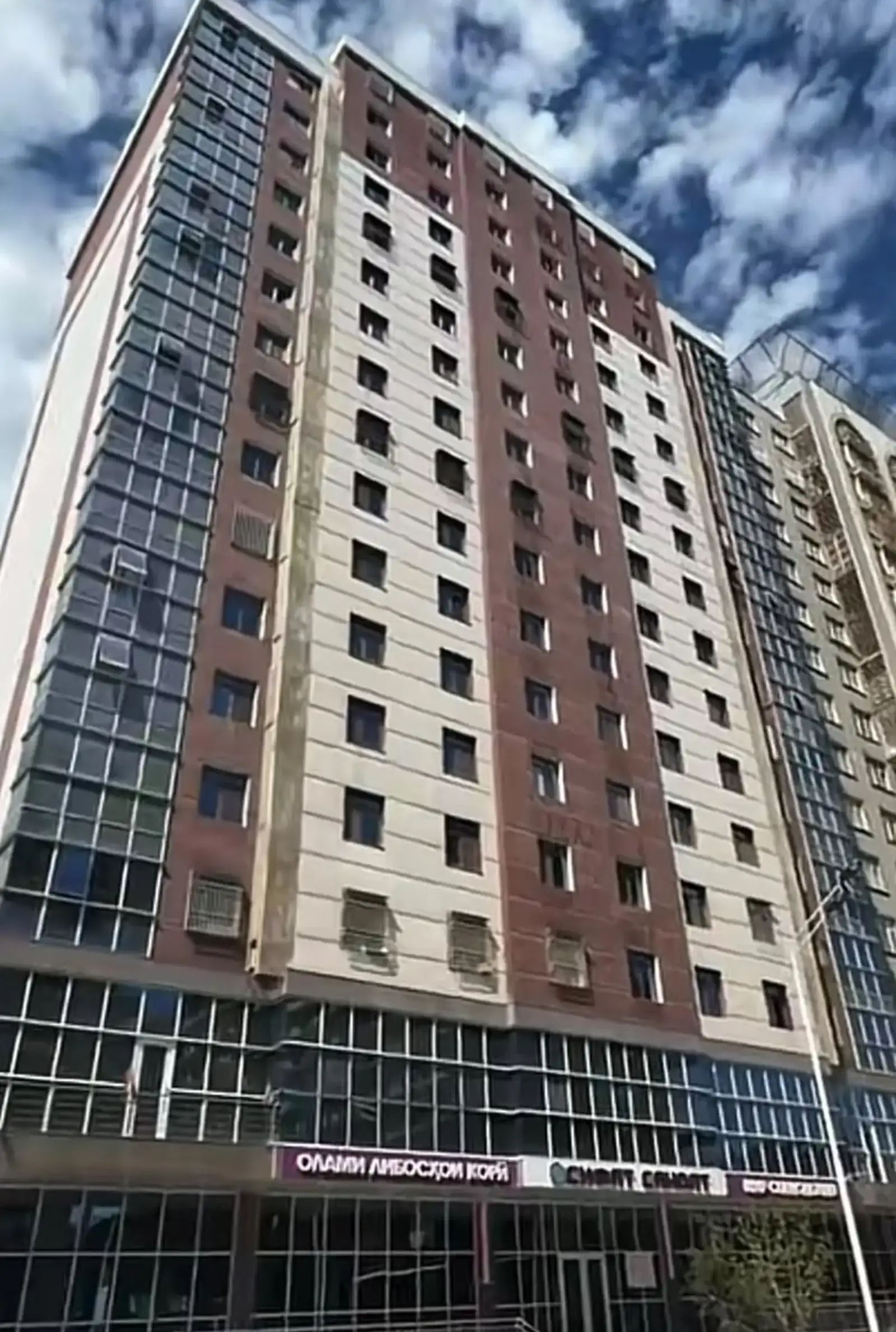 2-комн. квартира, 14 этаж, 50м², пушти Опера