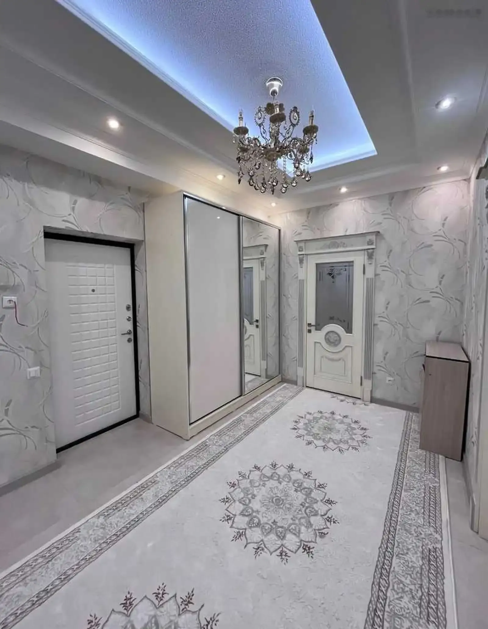 2-комн. квартира, 12 этаж, 74м², Шохмансур