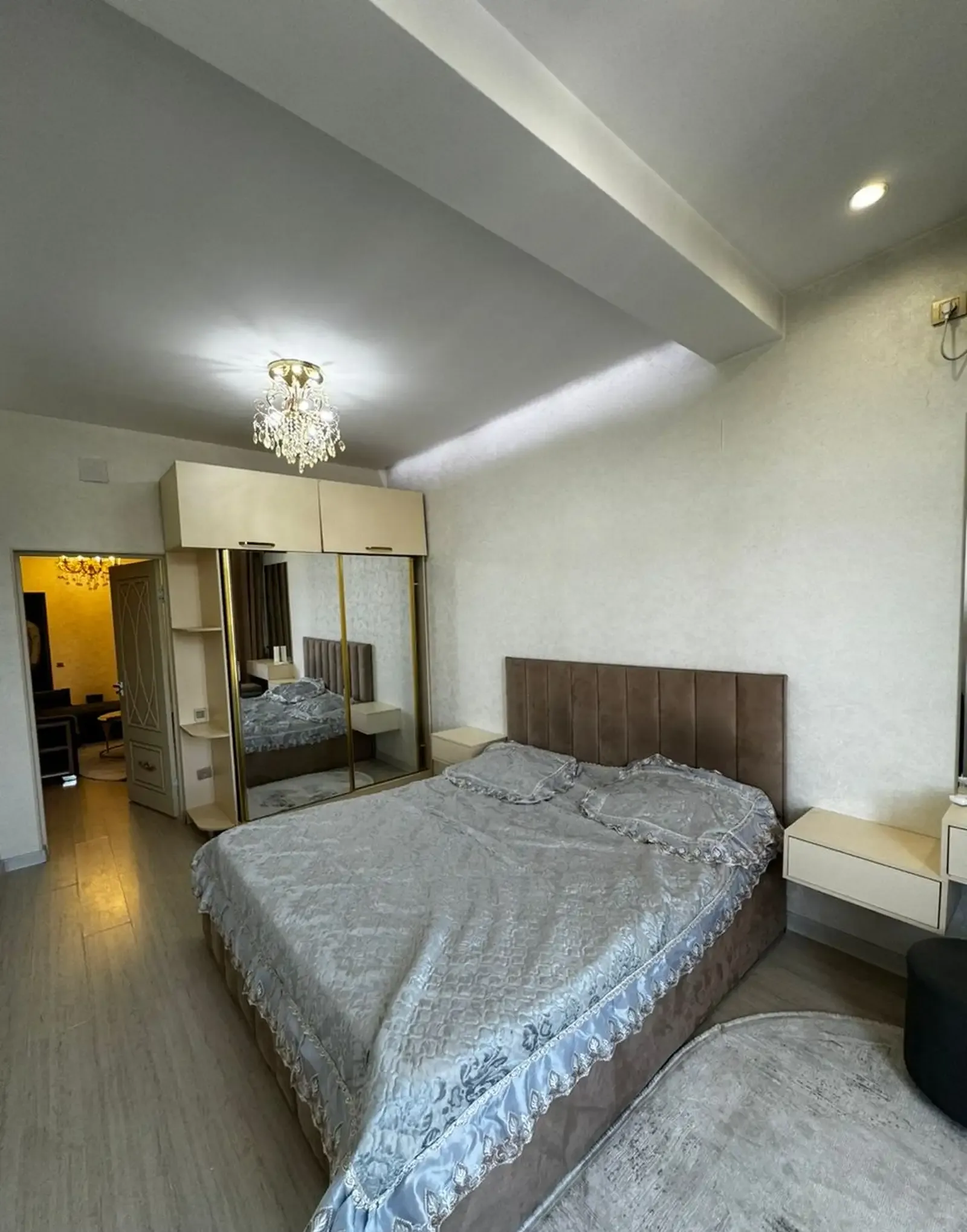 2-комн. квартира, 15 этаж, 90м², Овир