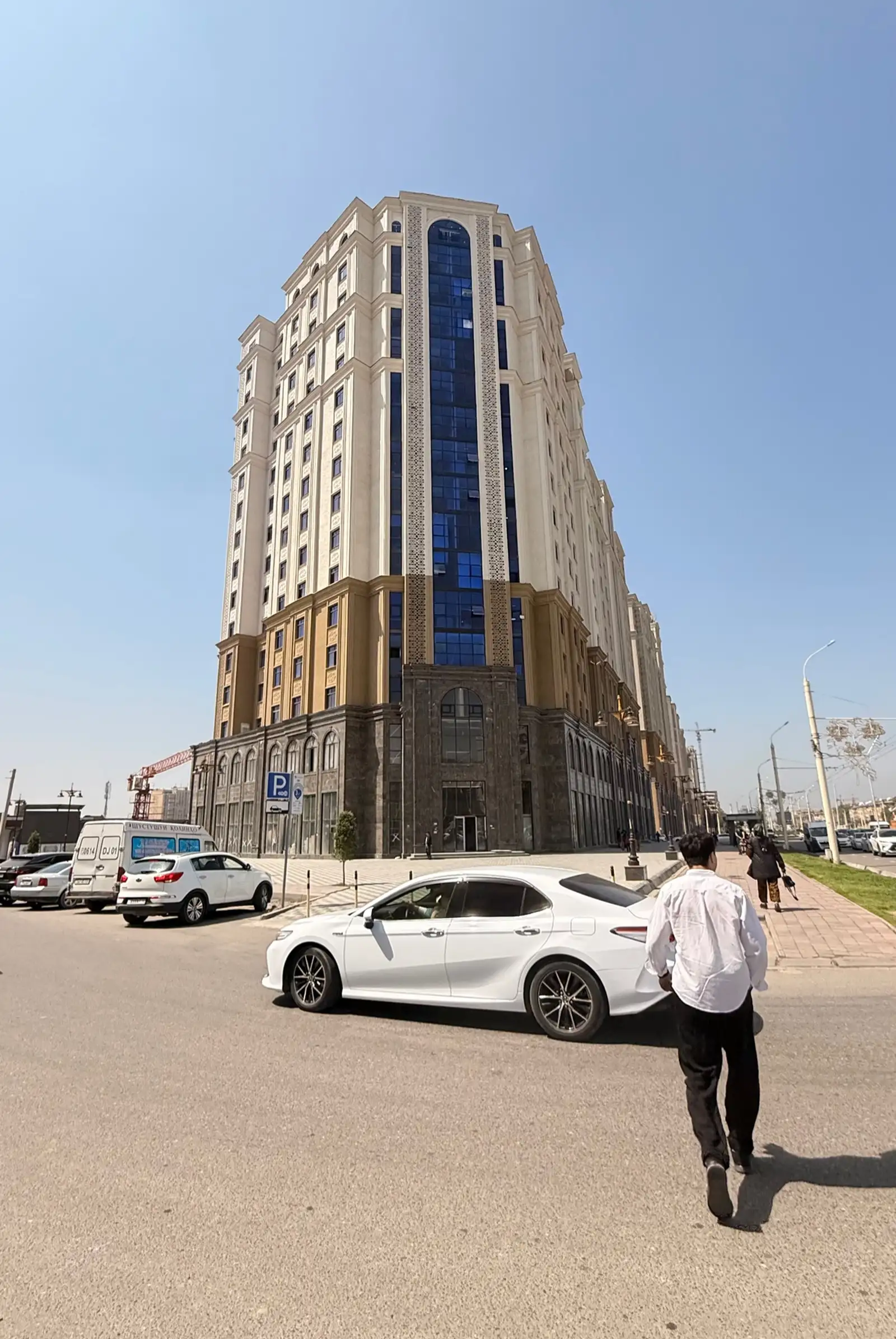 3-комн. квартира, 10 этаж, 77 м², Фирдавси