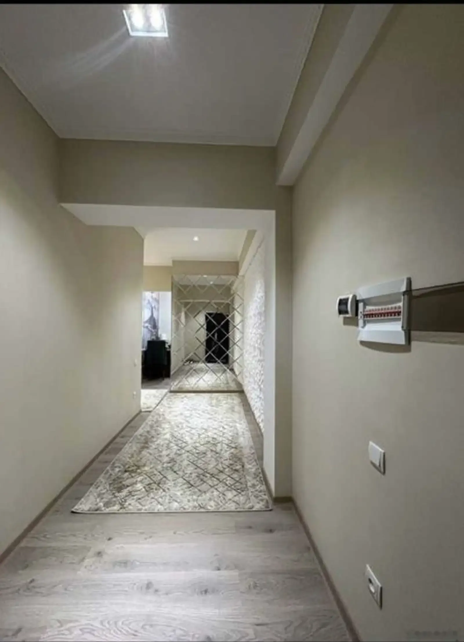 2-комн. квартира, 11 этаж, 100м², Парламент