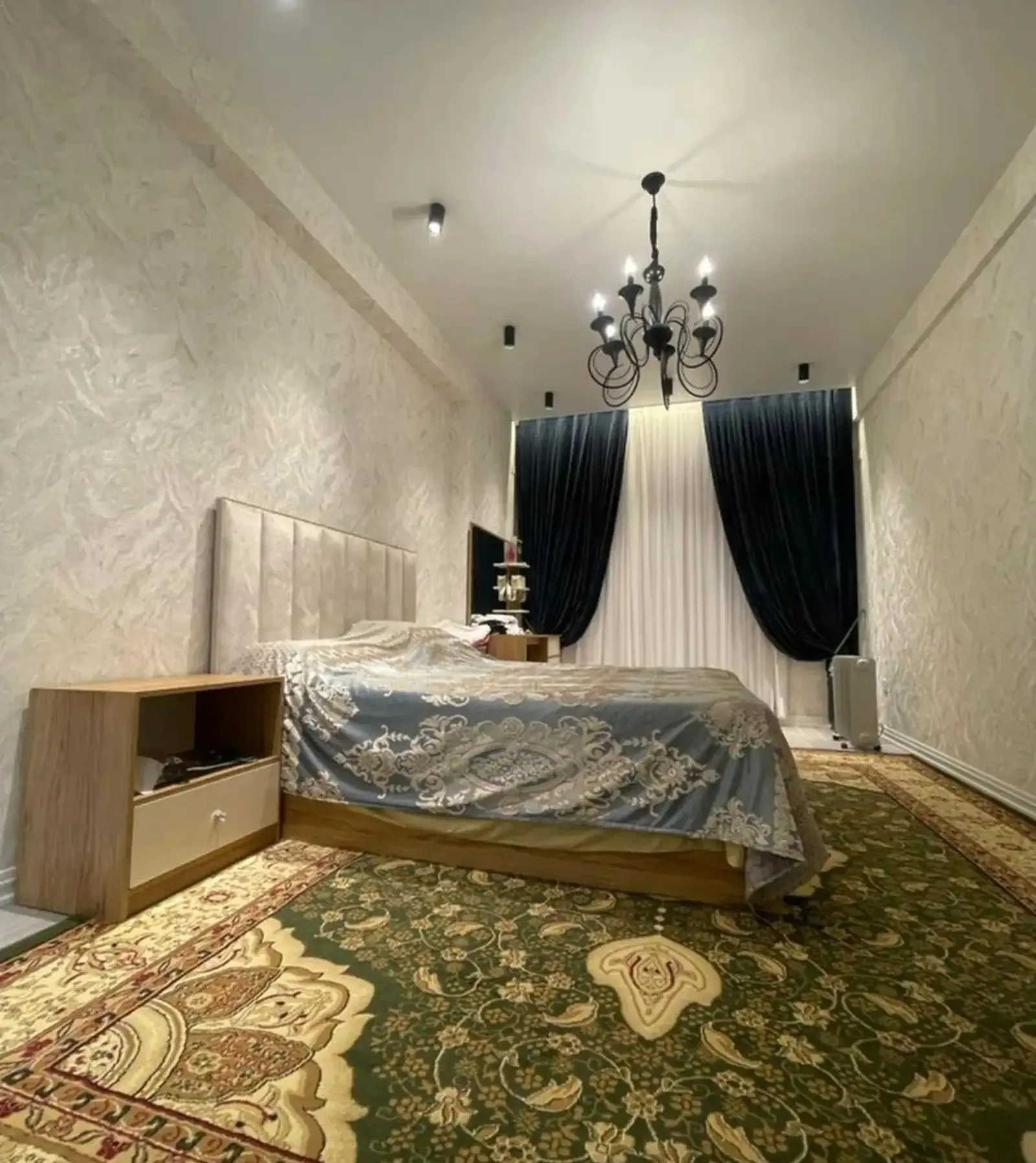 1-комн. квартира, 3 этаж, 63 м², Центр Унвермаг