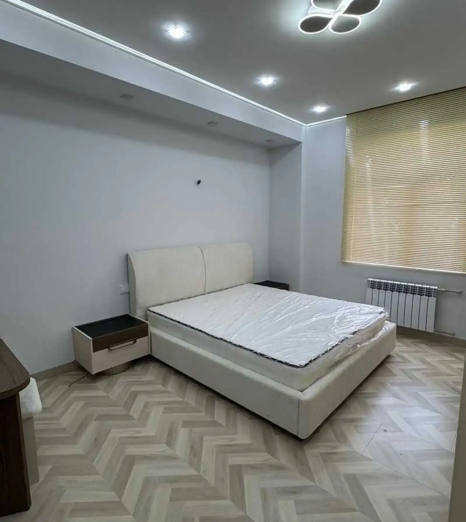 4-комн. квартира, 12 этаж, 145м², Славянский Университет пушкина Аптекаи