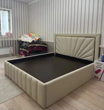 Кровать