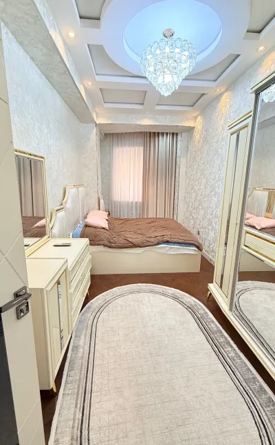 3-комн. квартира, 3 этаж, 97м², Посольство РФ, ориентир — магазин Baby Shop