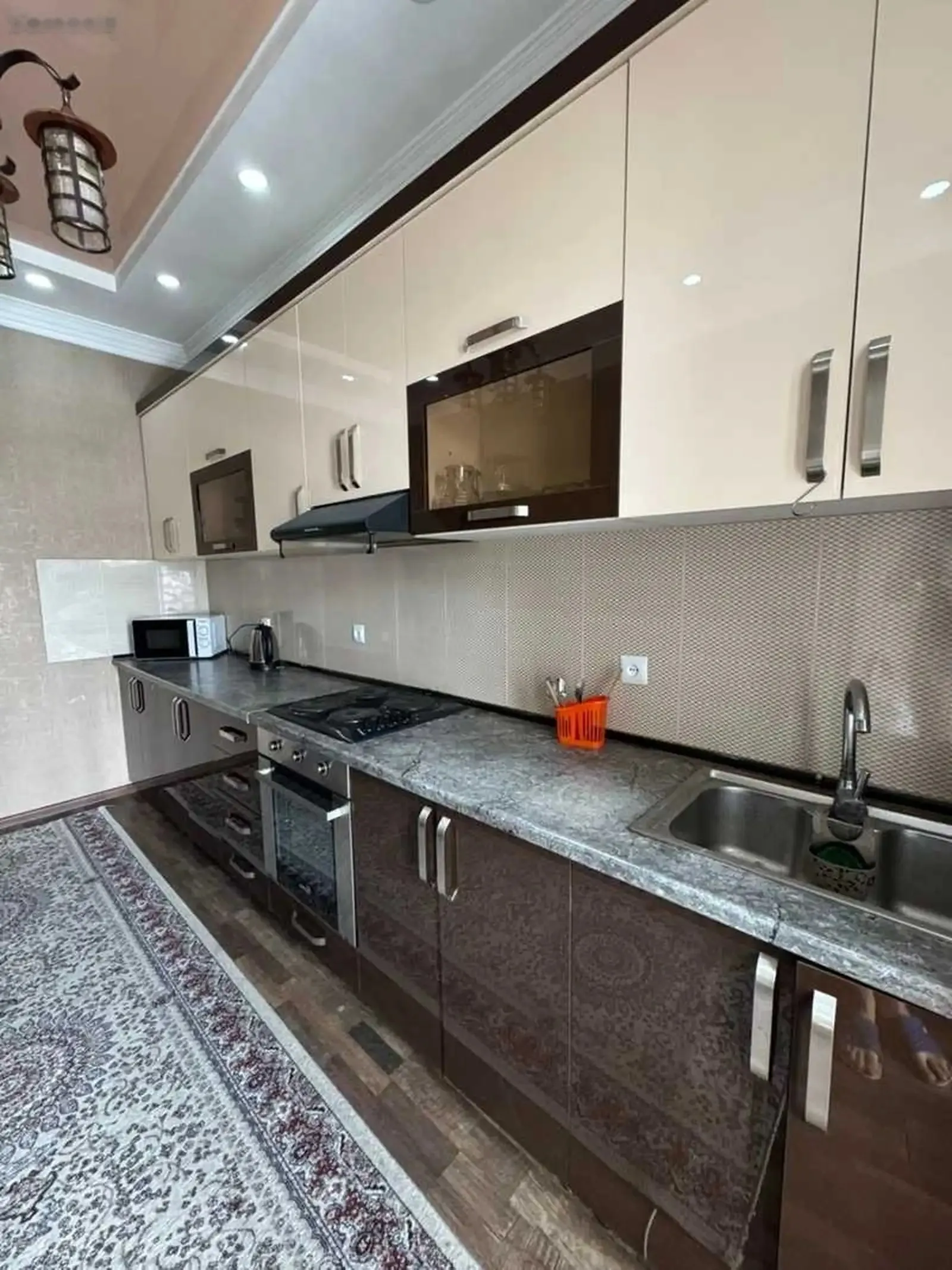 3-комн. квартира, 12 этаж, 125м², Цум