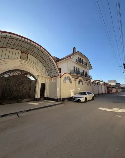 4-этажный, 7 комнатный дом, 1000 м², Фирдавси