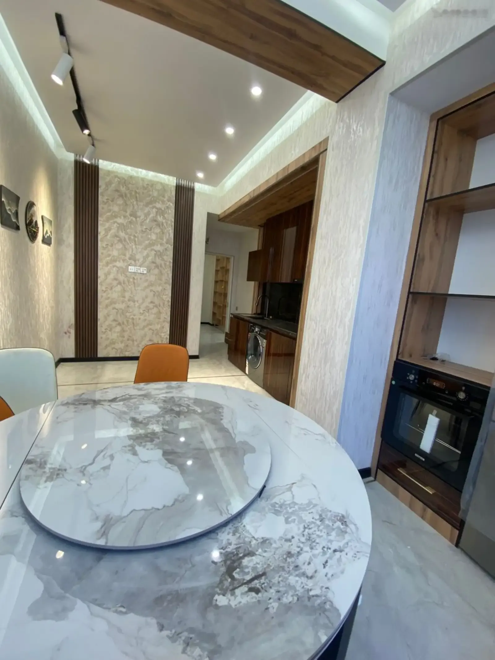 2-комн. квартира, 6 этаж, 93м², Аэропорт