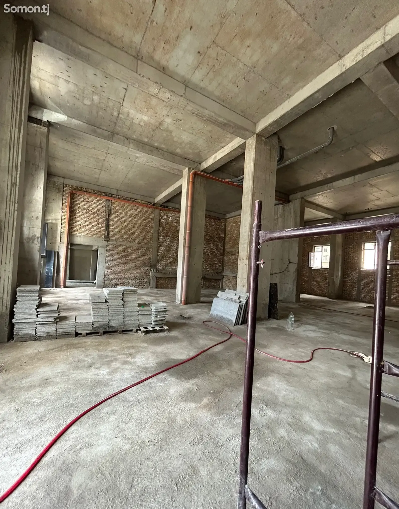 Помещение под свободное назначение, 260м², Шохмансур Оперка