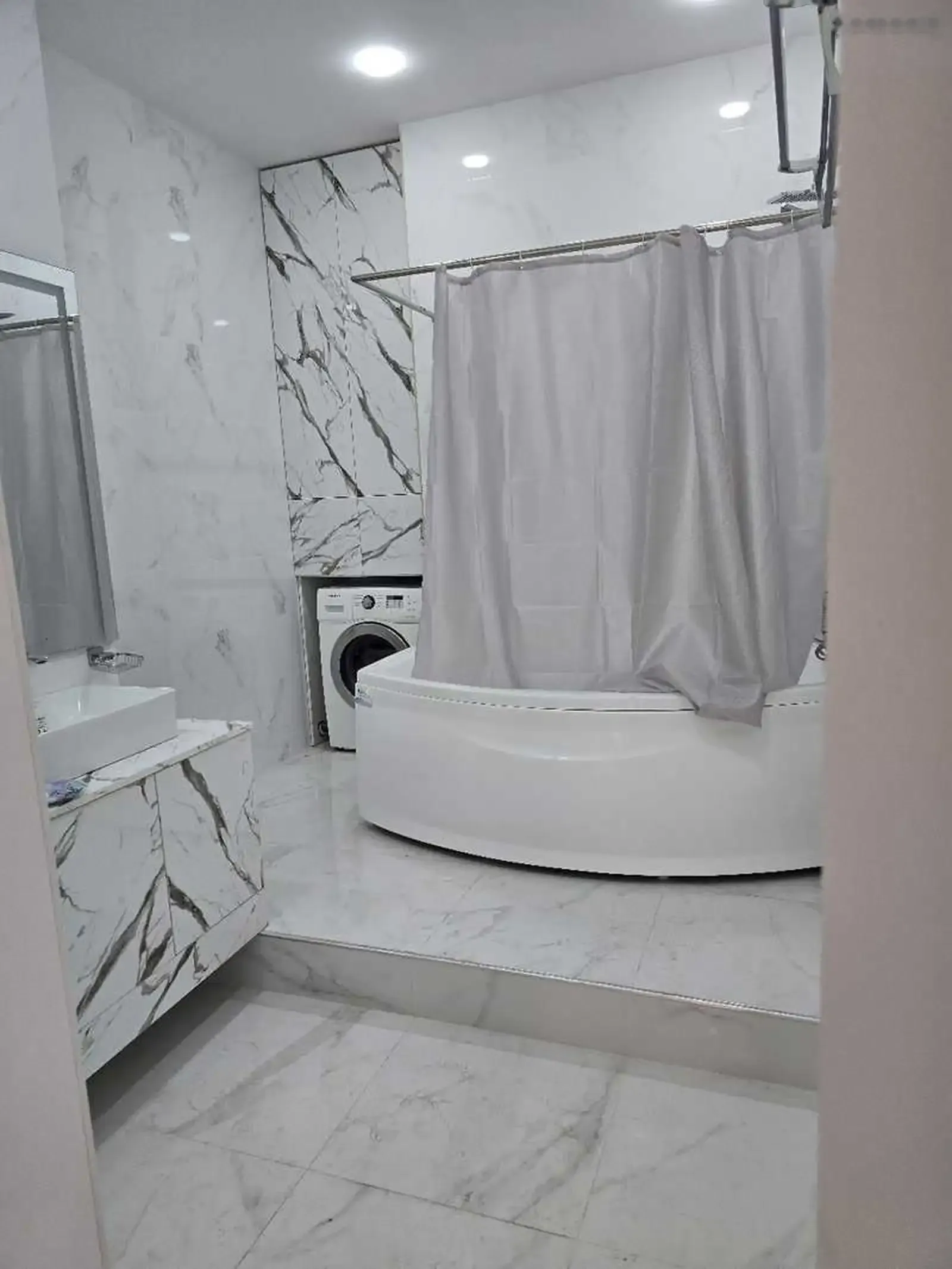2-комн. квартира, 10 этаж, 83м², И.Сомони