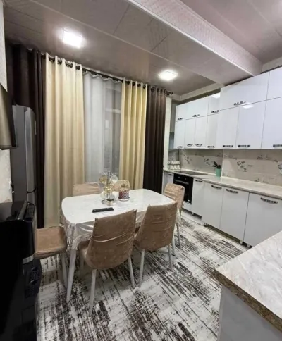 2-комн. квартира, 4 этаж, 70 м², Молодежный Театр