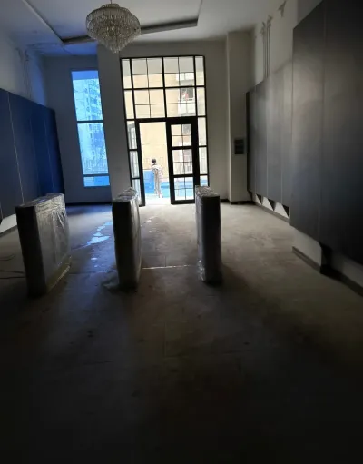3-комн. квартира, 2 этаж, 108 м², Цирк