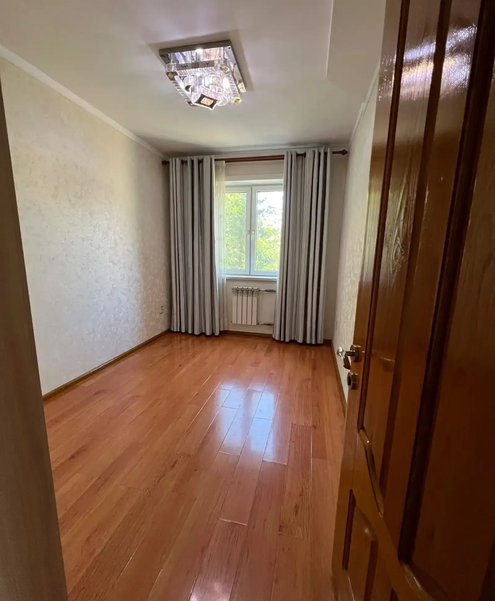 4-комн. квартира, 3 этаж, 82м², 33 МКР