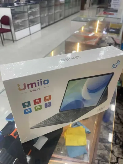 Планшет с клавиатурой и стилусом Umiio S24
