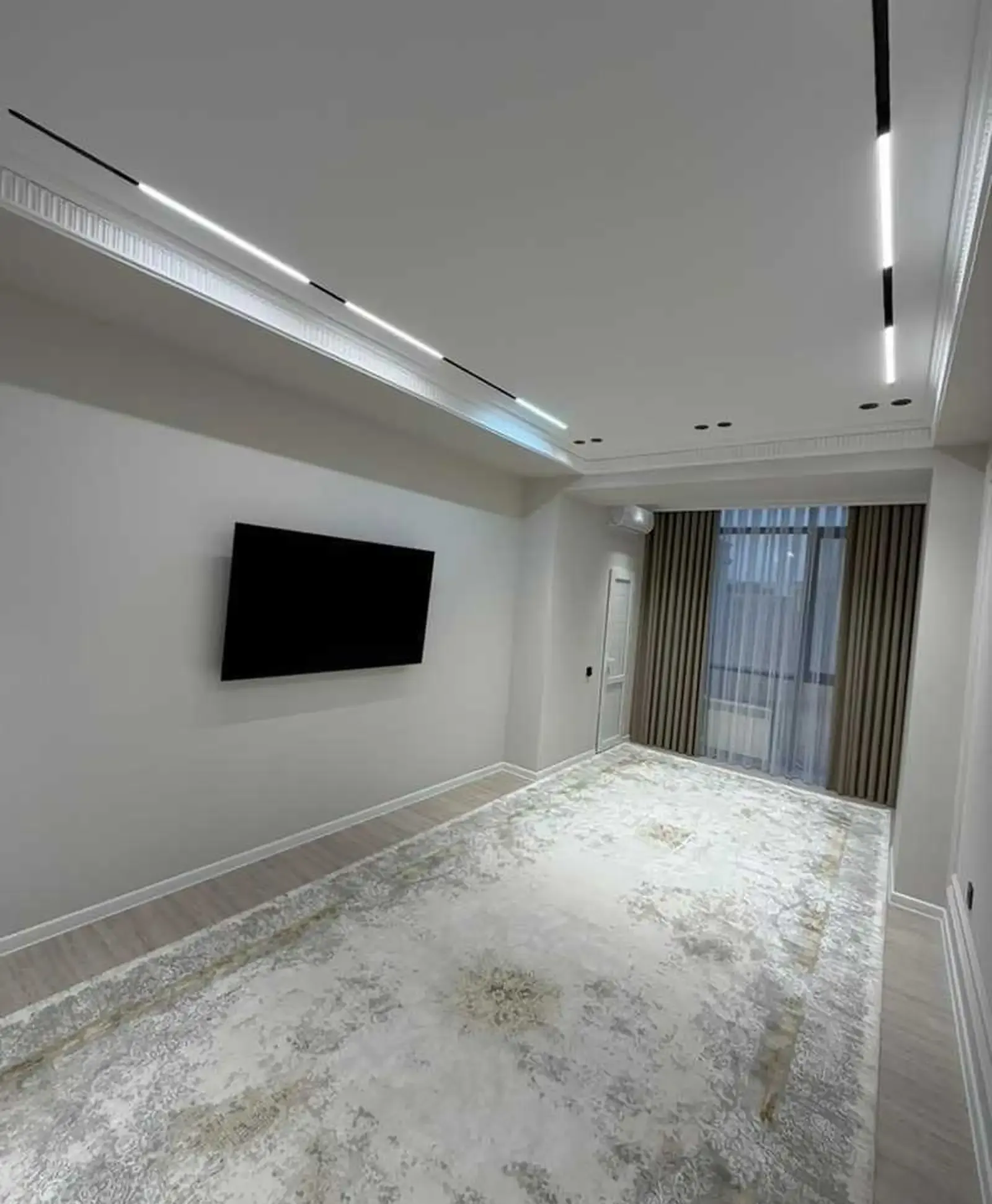 2-комн. квартира, 15 этаж, 100м², Поликиленикаи 1