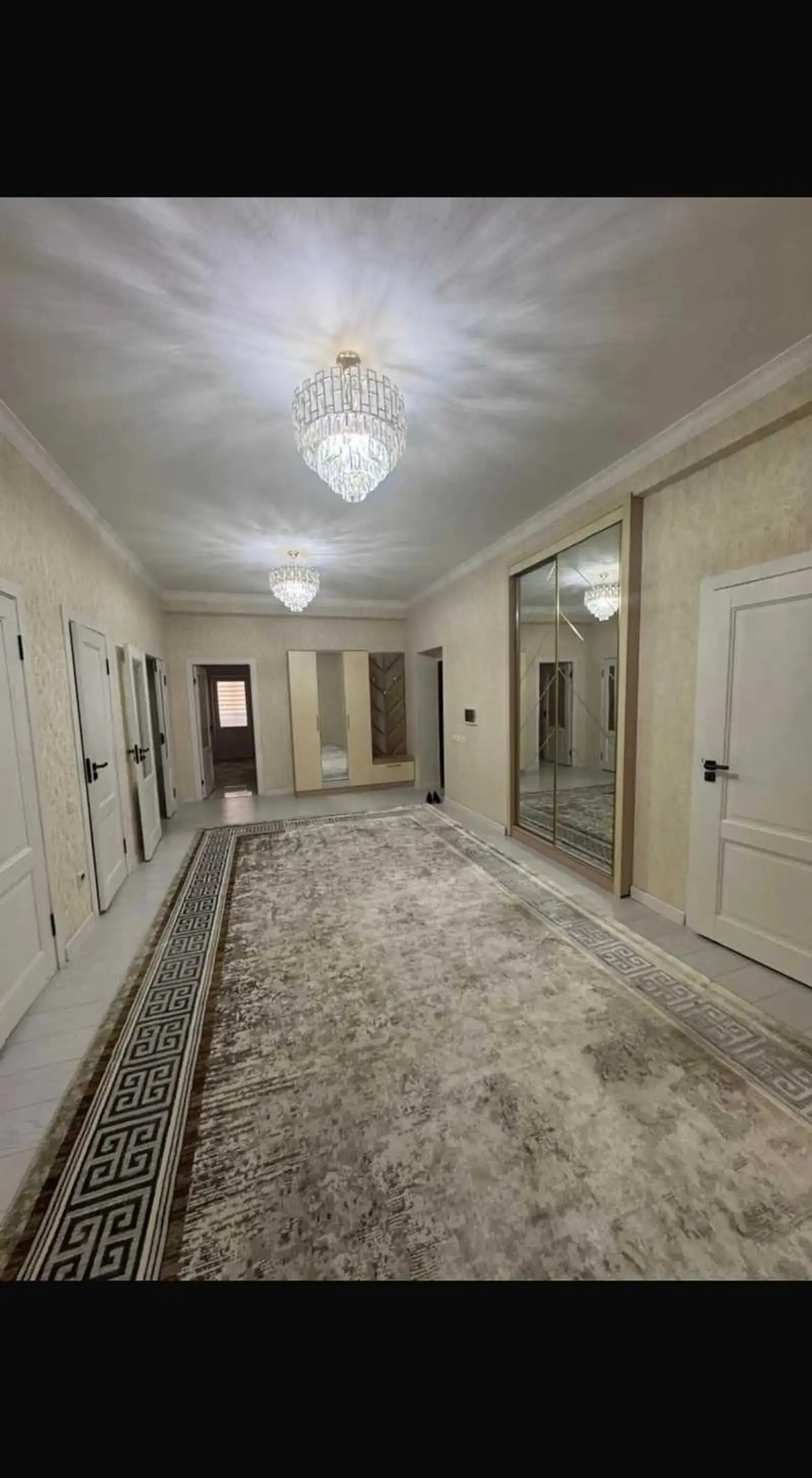 4-комн. квартира, 3 этаж, 190м², Центр