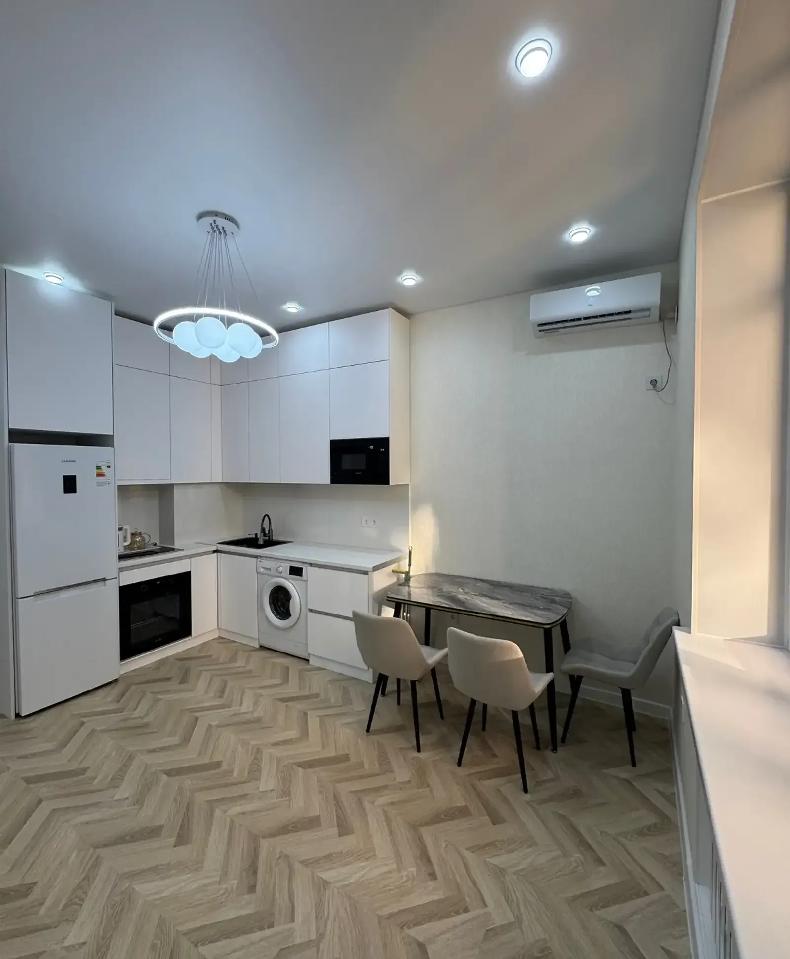 2-комн. квартира, 11 этаж, 70м², Опера Балет/