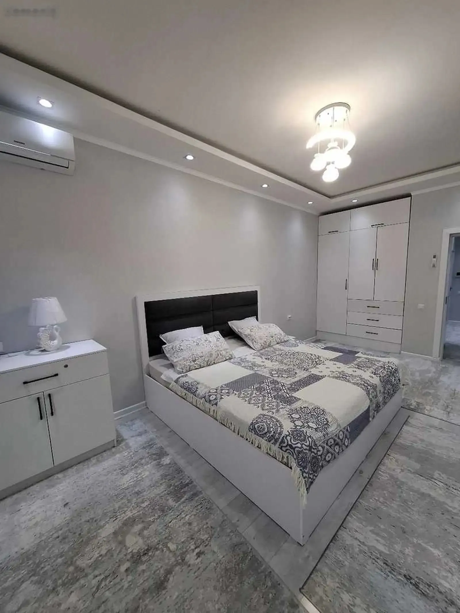 2-комн. квартира, 12 этаж, 70м², оперка