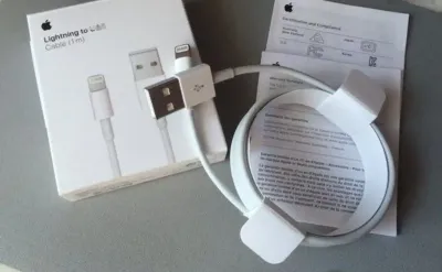 Кабель Apple Lightning USB Cable